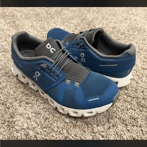 Cloud 5 like new, hardy warn.